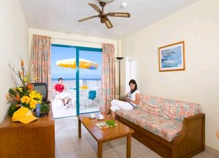 Viajes Apartamentos Turquesa Playa + Entradas Loro Parque 1día y Siam Park 1 día Viajes Apartamentos Turquesa Playa + Entradas Loro Parque 1día y Siam Park 1 día