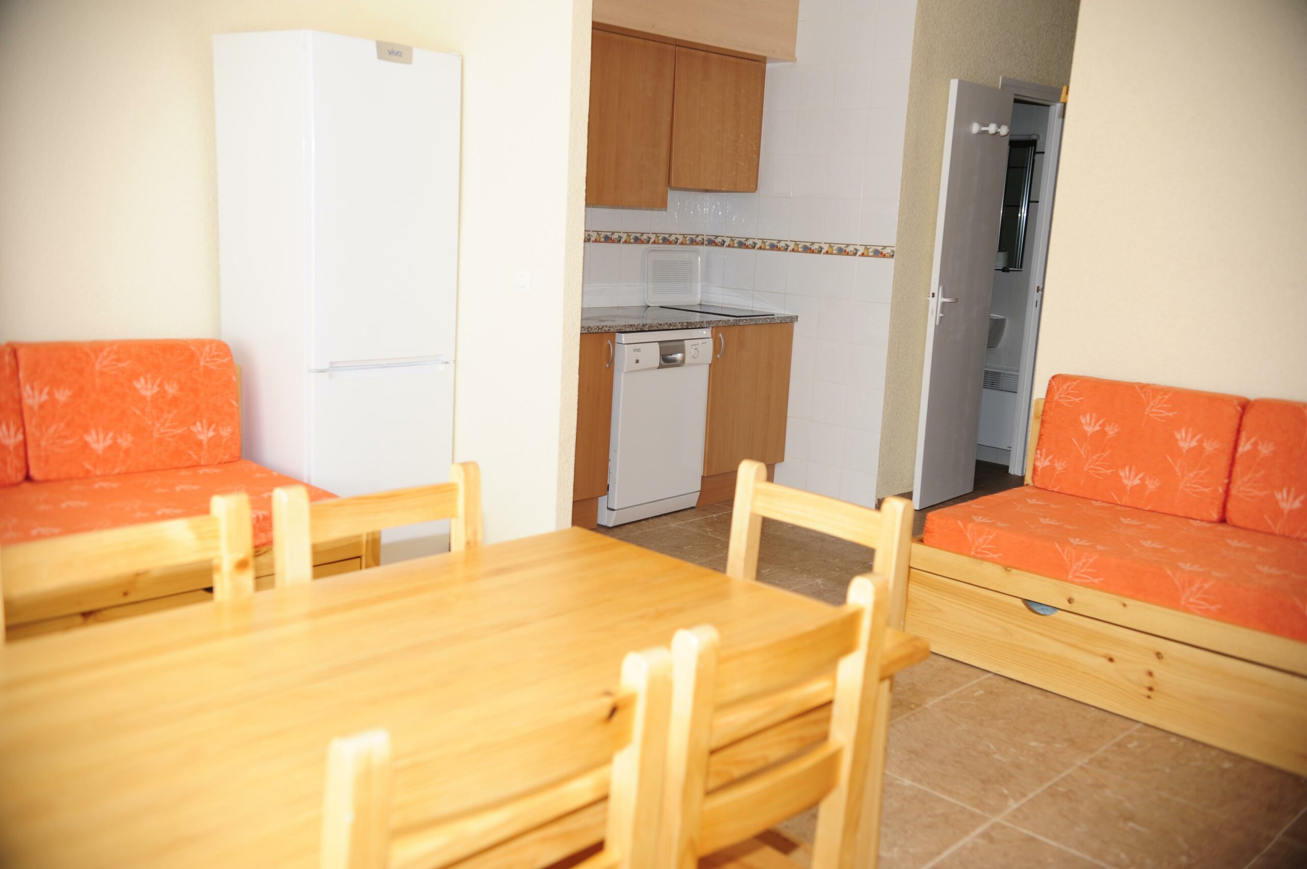 Viajes Vaquers 3000 apartamentos + Visita Bodegas Borda Sabaté 1944 Viajes Vaquers 3000 apartamentos + Visita Bodegas Borda Sabaté 1944