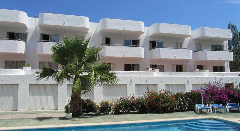 Viajes Apartamentos Diana + Perfeccionamiento de windsurf Mallorca 2 hora / dia Viajes Apartamentos Diana + Perfeccionamiento de windsurf Mallorca 2 hora / dia