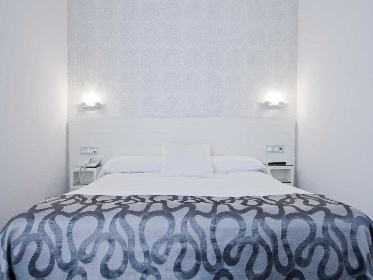 Viajes La Boutique Puerta Osario + Visita la Mezquita y judería Viajes La Boutique Puerta Osario + Visita la Mezquita y judería