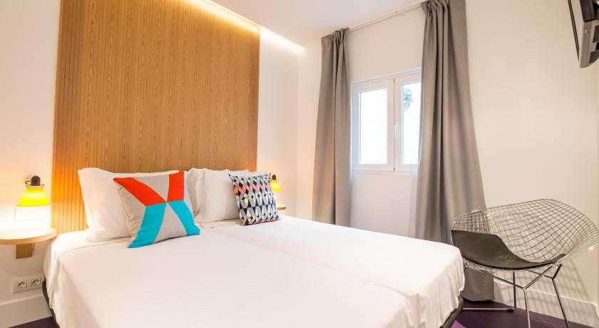 Viajes Hostal Buelta + Entradas 1 día Faunia Viajes Hostal Buelta + Entradas 1 día Faunia