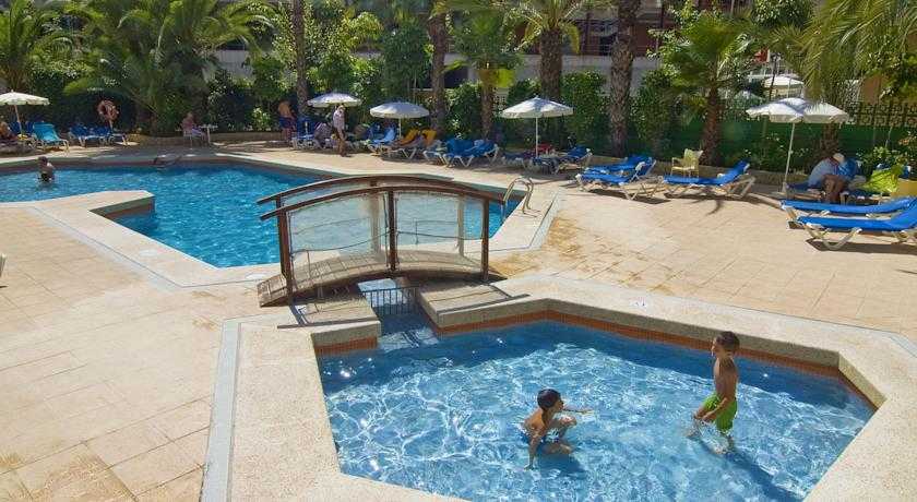 Viajes Hotel Servigroup Castilla + Entradas Terra Mítica 1 día Viajes Hotel Servigroup Castilla + Entradas Terra Mítica 1 día