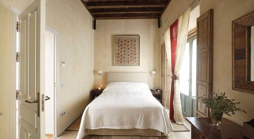 Viajes Corral del Rey + Ruta por Catedral e Iglesia del Salvador Viajes Corral del Rey + Ruta por Catedral e Iglesia del Salvador