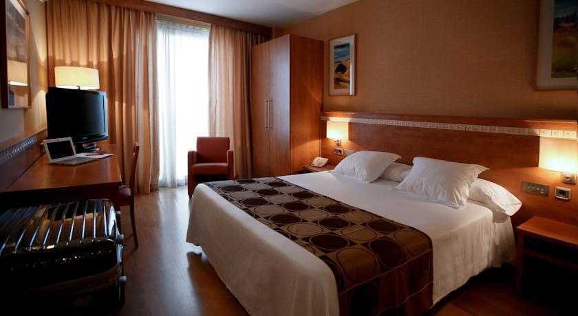 Viajes Hotel Class Valls + Entradas Circo del Sol Amaluna - Nivel 2 Viajes Hotel Class Valls + Entradas Circo del Sol Amaluna - Nivel 2