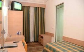 Viajes Flamingo Lisboa + Visita guiada a pie por Lisboa