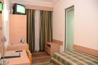 Viajes Flamingo Lisboa + Visita guiada a pie por Lisboa Viajes Flamingo Lisboa + Visita guiada a pie por Lisboa