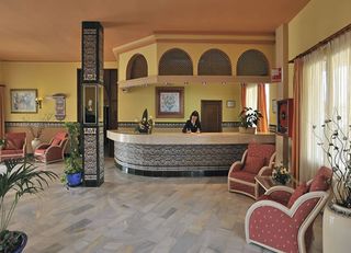 Viajes Globales Hotel Costa Tropical + Surf Fuerteventura 4-5 hora / dia Viajes Globales Hotel Costa Tropical + Surf Fuerteventura 4-5 hora / dia