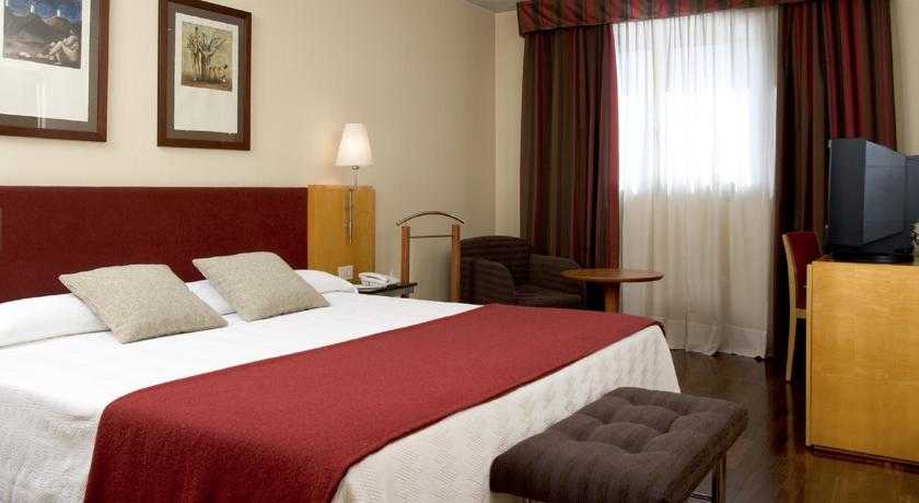 Viajes NH Ciutat De Reus + Entradas PortAventura 3 días 2 parques Viajes NH Ciutat De Reus + Entradas PortAventura 3 días 2 parques