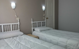 Viajes Hotel Hermus + Entradas Caldea + Espectáculo Sensoria - (20.00-21.00)