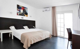 Viajes Hotel Natursun + Entradas General Selwo Marina Delfinarium Benalmádena