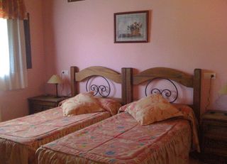 Viajes Hosteria Las Majadillas + Entradas 1 día Dinópolis + Legendark Viajes Hosteria Las Majadillas + Entradas 1 día Dinópolis + Legendark