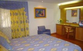 Viajes Hotel Alfis Campo Pequeño + Visita guiada Sintra y Cascais