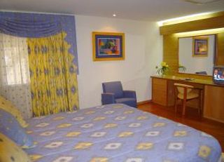 Viajes Hotel Alfis Campo Pequeño + Visita guiada Sintra y Cascais Viajes Hotel Alfis Campo Pequeño + Visita guiada Sintra y Cascais