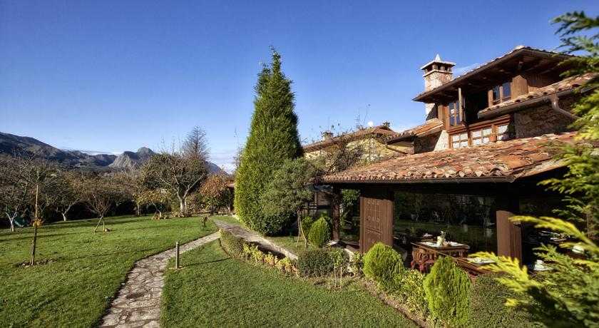 Viajes Arcea La Arquera + Descenso del Sella + Espeleología Viajes Arcea La Arquera + Descenso del Sella + Espeleología