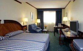 Viajes Hotel Crowne Plaza Barcelona Fira Center + Zoo de Barcelona