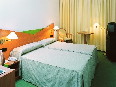 Viajes De l'Isard + Entradas General 3 Horas - Caldea Viajes De l'Isard + Entradas General 3 Horas - Caldea