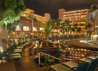 Viajes Hotel Jacaranda + Entradas Loro Parque 1 día Viajes Hotel Jacaranda + Entradas Loro Parque 1 día