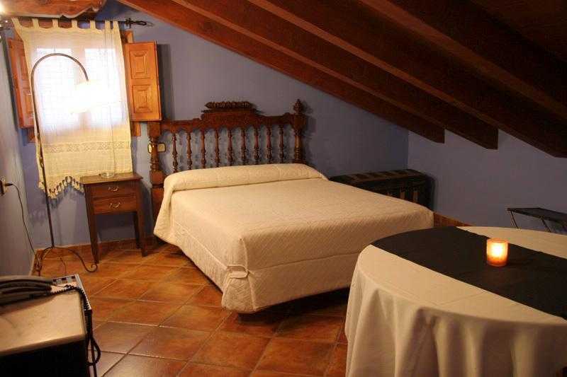 Viajes Hotel Jaime I + Entradas 1 día Dinópolis + Legendark Viajes Hotel Jaime I + Entradas 1 día Dinópolis + Legendark