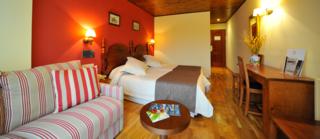 Viajes La Morera + Expedición Kayak Medio día Viajes La Morera + Expedición Kayak Medio día