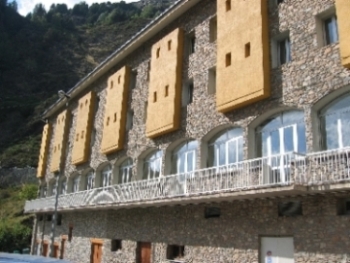 Viajes Hotel Les Terres + Entradas Circo del Sol Scalada + Inuu Viajes Hotel Les Terres + Entradas Circo del Sol Scalada + Inuu