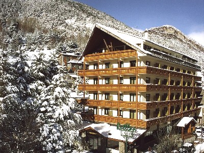 Viajes Rutllan Xalet de Muntanya + Entrada Única Naturlandia + P. Animales Viajes Rutllan Xalet de Muntanya + Entrada Única Naturlandia + P. Animales