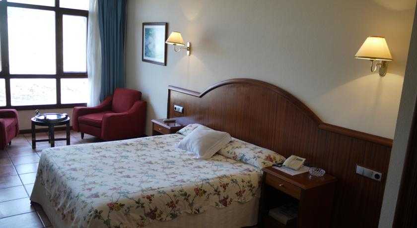 Viajes Sablon's + Surf en Llanes 2 hora / dia Viajes Sablon's + Surf en Llanes 2 hora / dia