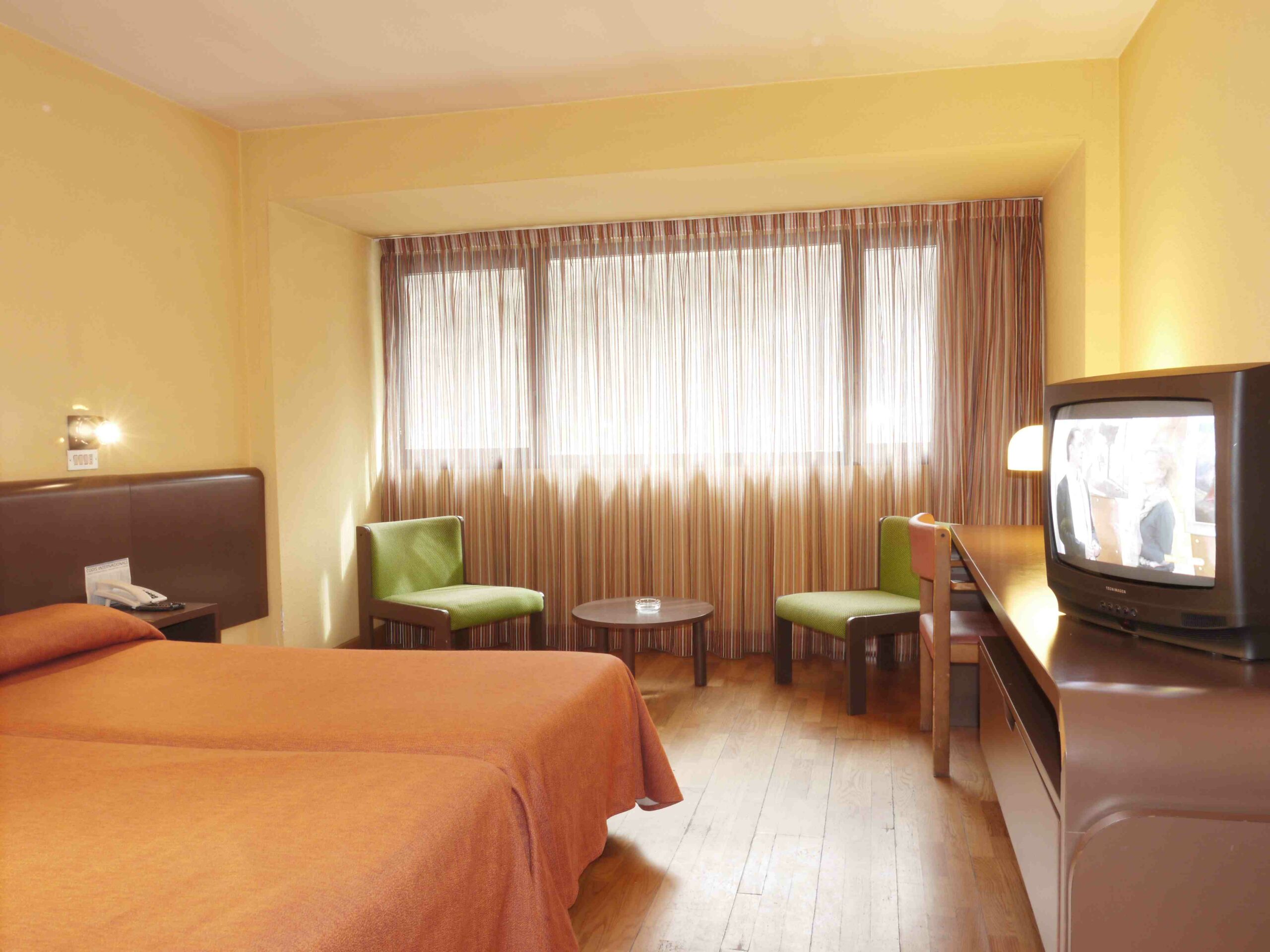 Viajes Sant Eloi + Entradas Caldea + Espectáculo Sensoria - (20.00-21.00) Viajes Sant Eloi + Entradas Caldea + Espectáculo Sensoria - (20.00-21.00)