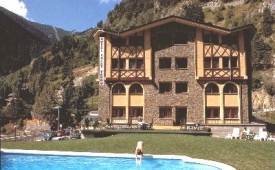 Viajes Xalet Verdu + Entradas Caldea + Espectáculo Sensoria - (20.00-21.00)