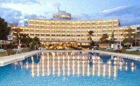 Viajes TRH Paraiso + Entradas General Selwo Marina Delfinarium Benalmádena