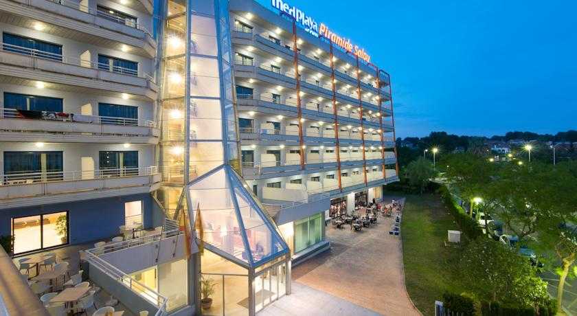 Viajes Medplaya Hotel Piramide Salou + Entradas PortAventura 2 días Viajes Medplaya Hotel Piramide Salou + Entradas PortAventura 2 días