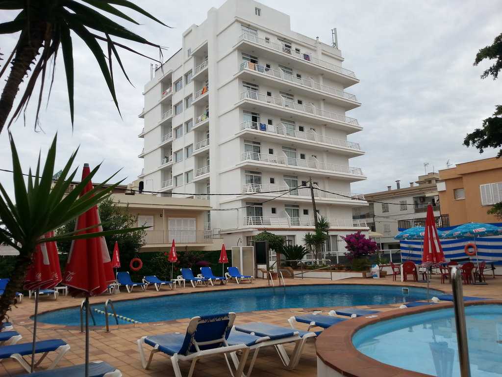 Viajes Hotel Sultán + Perfeccionamiento de windsurf Mallorca 2 hora / dia Viajes Hotel Sultán + Perfeccionamiento de windsurf Mallorca 2 hora / dia