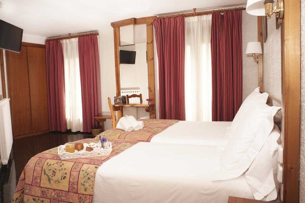 Viajes Naudi + Entradas Circo del Sol Scalada + Caldea Viajes Naudi + Entradas Circo del Sol Scalada + Caldea