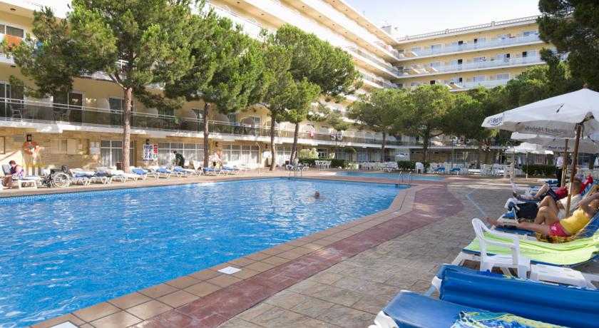 Viajes Hotel Oasis Park + Entradas PortAventura 1 día Viajes Hotel Oasis Park + Entradas PortAventura 1 día