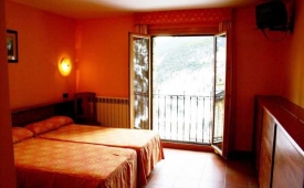 Viajes Hotel Ransol + Entradas Circo del Sol Scalada + Caldea