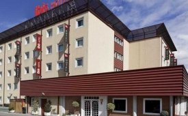 Viajes Hotel Ibis Madrid Fuenlabrada + Entradas 2 días consecutivos Warner con 1 día Warner Beach
