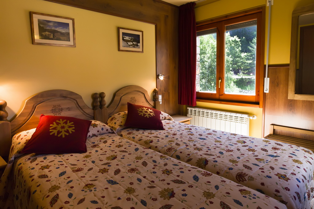 Viajes Apartamentos La Neu + Entradas General 2 Horas + Menu Almuerzo Viajes Apartamentos La Neu + Entradas General 2 Horas + Menu Almuerzo