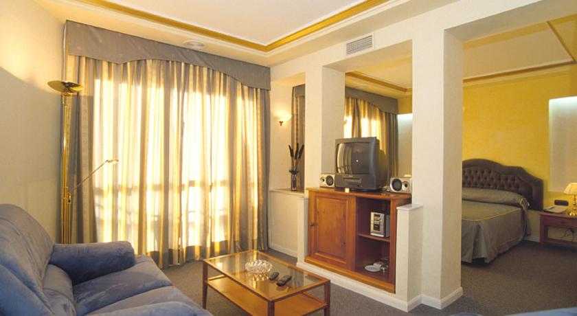 Viajes Kross Los Alamos + Entradas Pack Selwo (SelwoAventura Viajes Kross Los Alamos + Entradas Pack Selwo (SelwoAventura