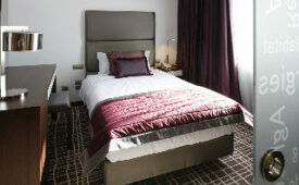 Viajes Neya Lisboa Hotel + Visita guiada a pie por Lisboa