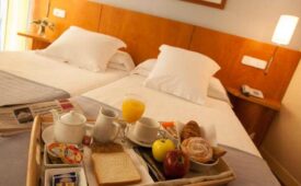 Viajes Nuria + Entradas PortAventura 1 día