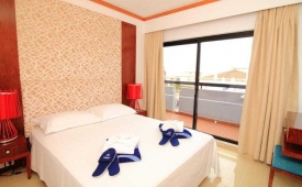 Viajes Ourapraia Hotel Apartamentos + Entradas Aquashow Park