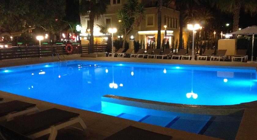 Viajes Hotel Planas + Entradas PortAventura 2 días Viajes Hotel Planas + Entradas PortAventura 2 días