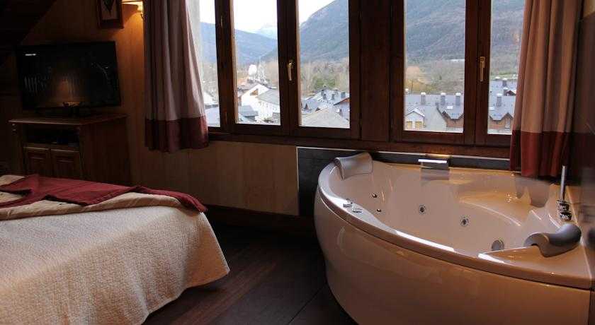 Viajes Hotel Pradas Ordesa + Ruta en 4x4 a Miradores de Ordesa Viajes Hotel Pradas Ordesa + Ruta en 4x4 a Miradores de Ordesa