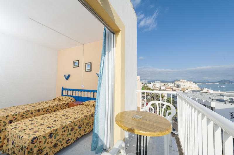 Viajes Hostal Apolo + SUP en Mallorca 1 hora / dia Viajes Hostal Apolo + SUP en Mallorca 1 hora / dia