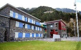 Viajes Alberg La Comella + Entradas Circo del Sol Scalada + Inuu