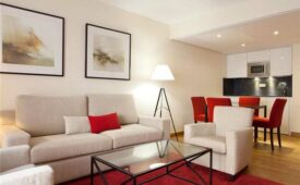 Viajes Aparto-Hotel Rosales + Entradas 2 días consecutivos Warner con 1 día Warner Beach