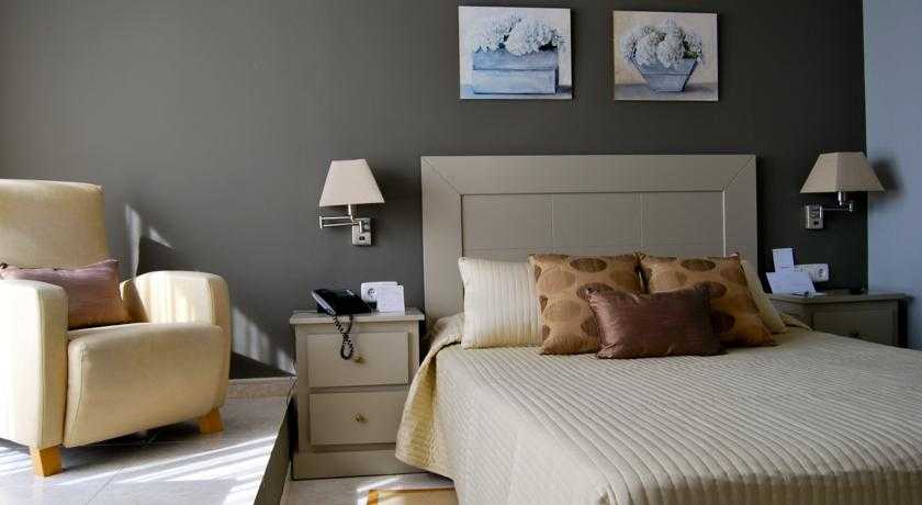 Viajes ALEXANDRA APARTHOTEL + Entradas PortAventura 3 días 2 parques Viajes ALEXANDRA APARTHOTEL + Entradas PortAventura 3 días 2 parques