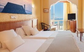 Viajes Magic Fenicia + Entradas Terra Mítica 2 días