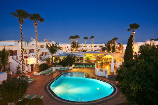 Viajes Suite Hotel Montana Club + Surf en Famara 2 hora / dia Viajes Suite Hotel Montana Club + Surf en Famara 2 hora / dia