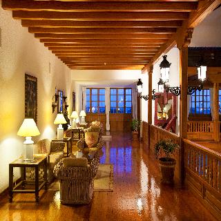 Viajes Los Jameos Playa + Curso de Famara 3 hora / dia Viajes Los Jameos Playa + Curso de Famara 3 hora / dia