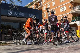 Viajes Alcudia + Perfeccionamiento de windsurf Mallorca 2 hora / dia Viajes Alcudia + Perfeccionamiento de windsurf Mallorca 2 hora / dia